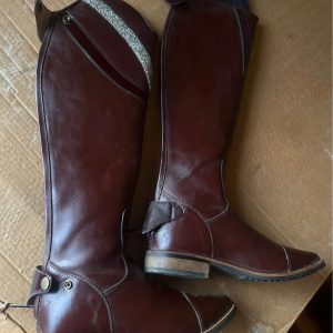 Preloved Hello Quality long riding boots (Tari Wafer)